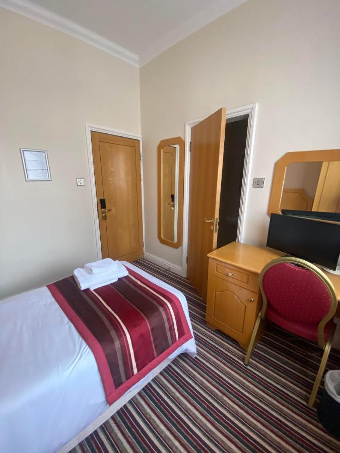 The Lawn Hotel 3*